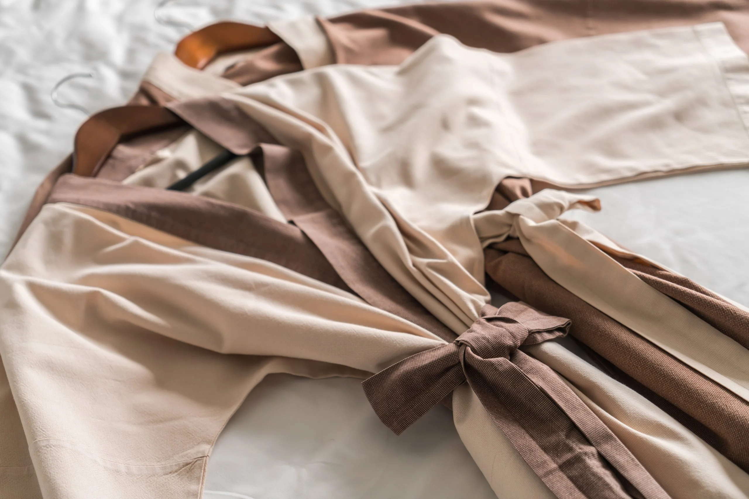 Tessuti & Cura dei Capi: la guida completa OxoModa per far durare i tuoi vestiti più a lungo