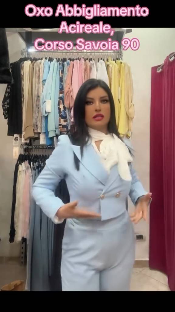 Completo elegante da donna: versatilità, stile e dettagli chic