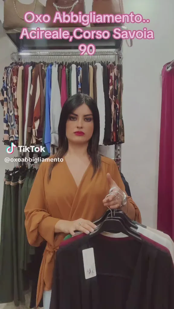 Maglia Donna a Maniche Lunghe con Scollo a V in Vari Colori